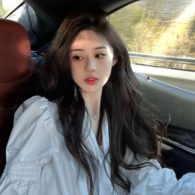 过气明星又出大瓜：旧照被扒，服务器被挤瘫痪，一个月
